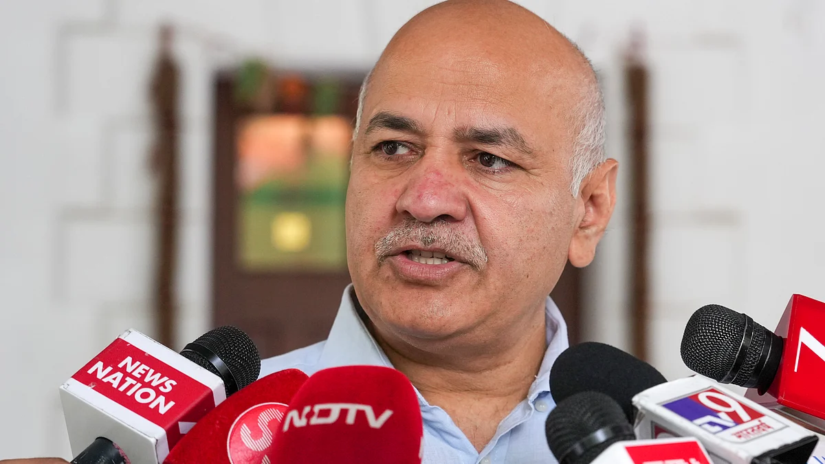 एसीबी के समक्ष पेश हुए मनीष सिसोदिया