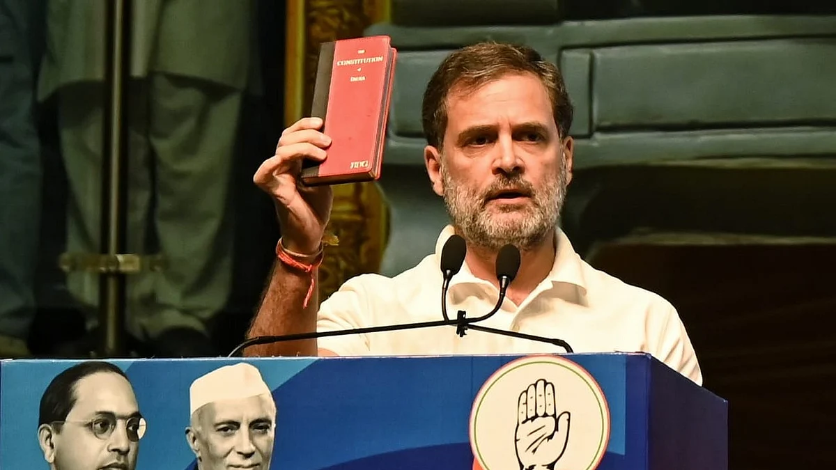 RSS-BJP का नकाब फिर उतरा, इन्हें संविधान नहीं, मनुस्मृति चाहिए: राहुल गांधी (फोटो: विपिन)