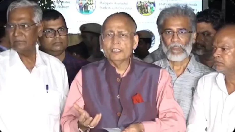 निर्वाचन आयोग पहुंचे 'इंडिया' गठबंधन के नेता, बिहार में मतदाता गहन पुनरीक्षण का विरोध किया, नहीं मिला ठोस जवाब