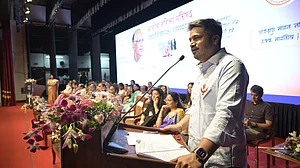 दिशा सालियान मामले में आदित्य ठाकरे को क्लीन चिट, रोहित पवार बोले- इस पर राजनीति करने वाले मांगे माफी