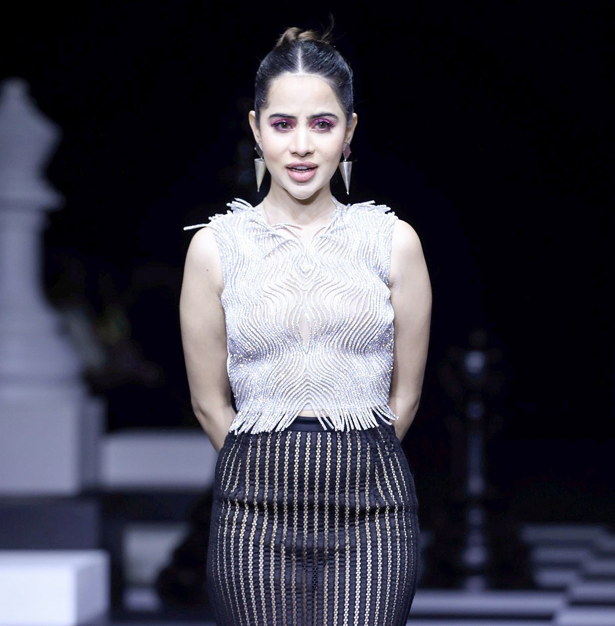 सिनेजीवन: प्रियंका चोपड़ा ने दिखाया 'हेड्स ऑफ स्टेट' के एक्शन के पीछे का सच और ट्रोलर्स पर भड़कीं उर्फी