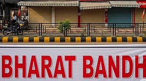 Bharat Bandh 2025: 'भारत बंद' आज, हड़ताल पर 25 करोड़ से ज्यादा कर्मचारी, बैंक से लेकर डाक सेवाएं तक रहेंगी बंद
