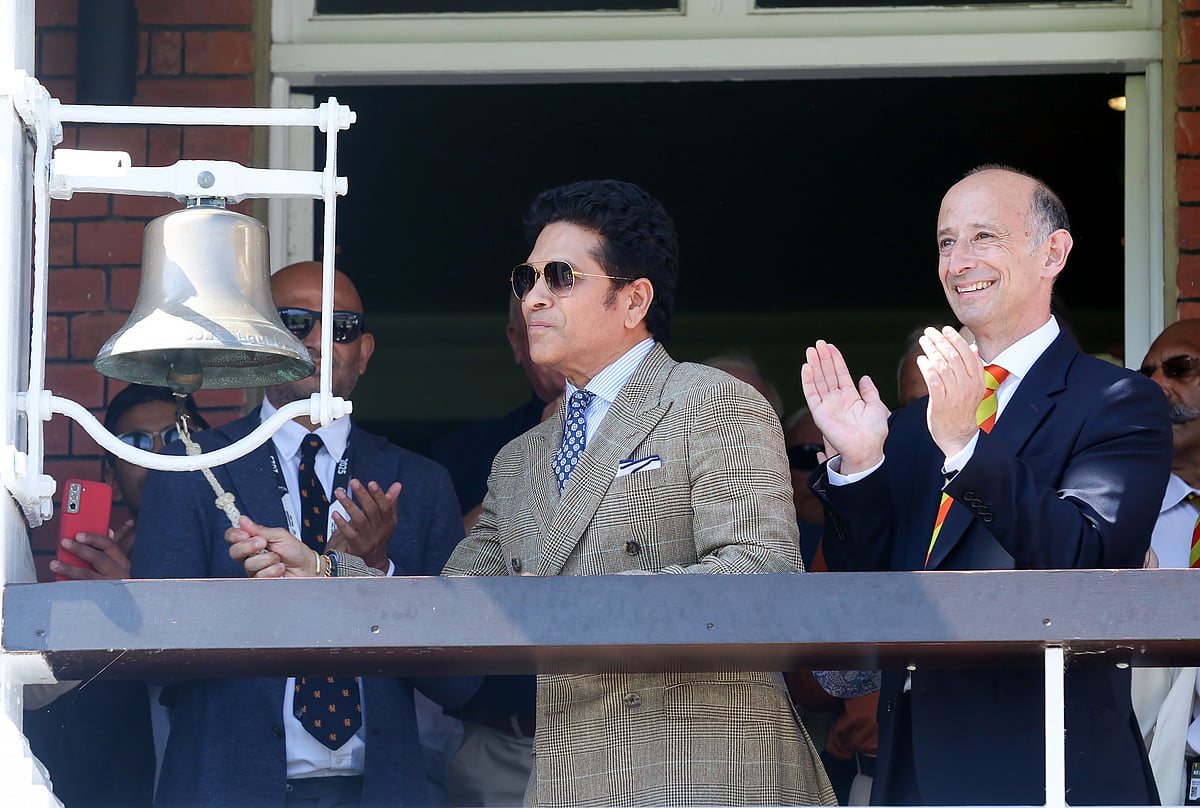 खेल: लॉर्ड्स में सचिन तेंदुलकर ने पांच मिनट तक बजाई 'ऐतिहासिक घंटी' और नितीश ने भारत को दिलाई दोहरी सफलता