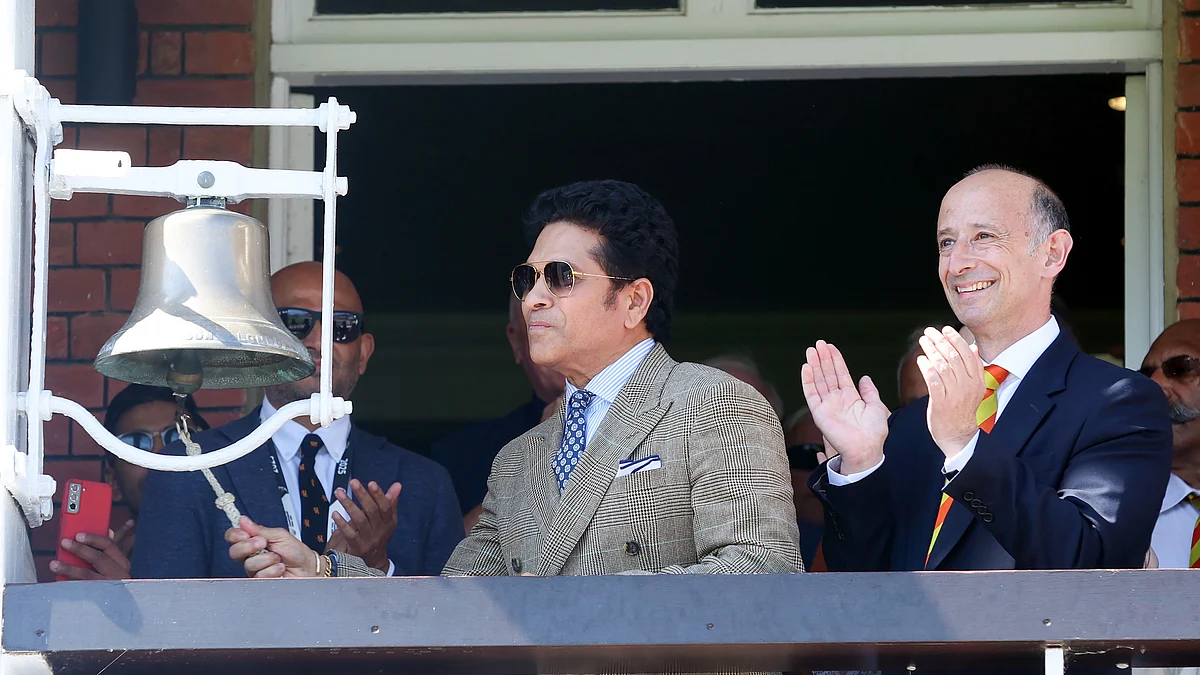 लॉर्ड्स में सचिन तेंदुलकर ने पांच मिनट तक बजाई 'ऐतिहासिक घंटी'