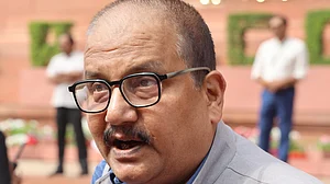 मनोज झा ने केंद्र और बिहार सरकार से पूछा, 'एक भी बांग्लादेशी या विदेशी मिला तो कौन जिम्मेदार?'