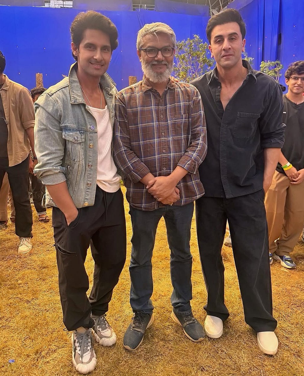 सिनेजीवन: ‘नीरज’ खुद को मानते थे ‘बदकिस्मत कवि’ और रवि दुबे ने ‘रामायण’ के सेट से शेयर की तस्वीर