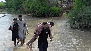 पाकिस्तान के पंजाब में बारिश और बाढ़ से भारी तबाही, 48 घंटों में 71 मौतें