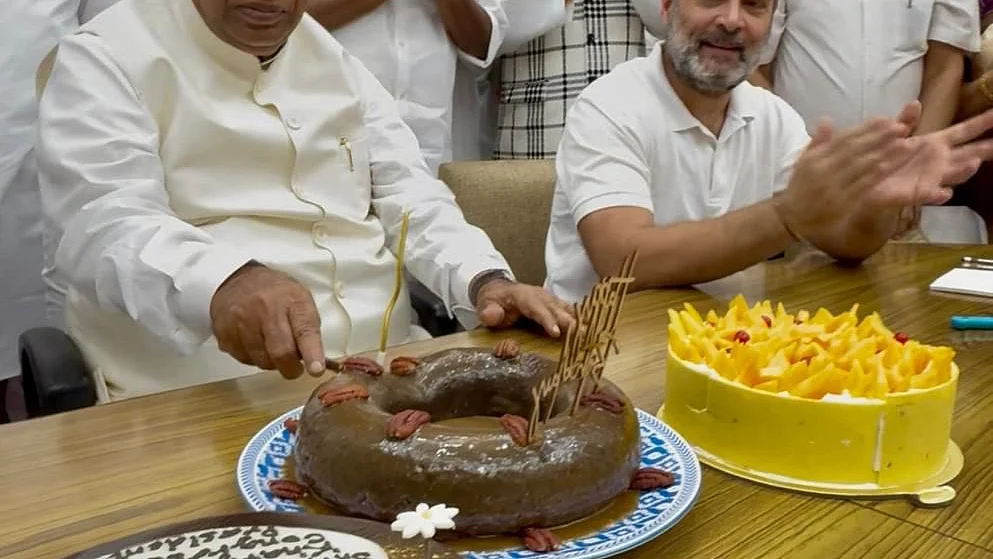 कांग्रेस अध्यक्ष खड़गे 83 साल के हुए