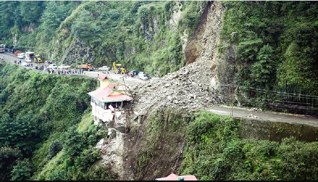 पहाड़ों में ‘फोर लेन’ का सपना महंगा सौदा, दूसरों पर दोष मढ़ना कब बंद करेंगे बेपरवाह NHAI और उनके राजनीतिक आका