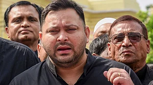 बिहारः SIR के खिलाफ आर-पार की हुई लड़ाई, तेजस्वी ने चुनाव का बॉयकॉट करने का दिया संकेत