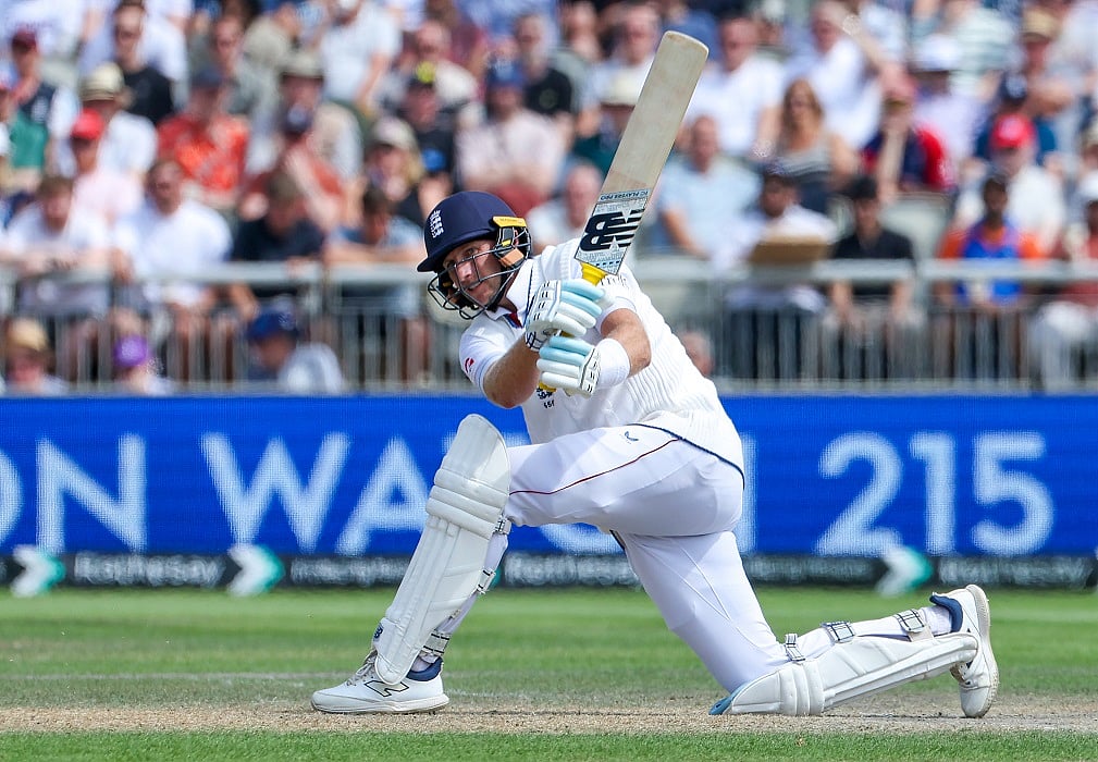 जो रूट ने शतक के साथ रचा इतिहास, सर्वाधिक टेस्ट रन में पोंटिंग, कैलिस, द्रविड़ को पछाड़ दूसरे नंबर पर पहुंचे