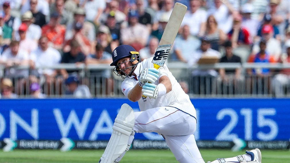 जो रूट ने शतक के साथ रचा इतिहास, सर्वाधिक टेस्ट रन में पोंटिंग, कैलिस, द्रविड़ को पछाड़ दूसरे नंबर पर पहुंचे