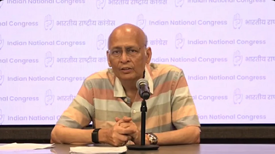 जस्टिस वर्मा के खिलाफ प्रस्ताव पर सरकार का दोहरा रवैया, शर्मिंदगी से बचने की कोशिश: कांग्रेस