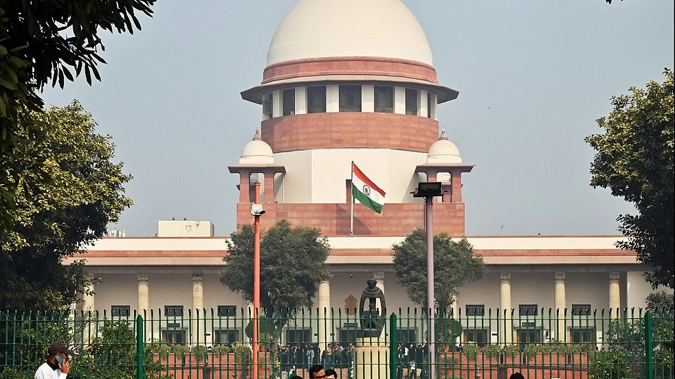 सुप्रीम कोर्ट में 'बांके बिहारी मंदिर प्रबंधन अध्यादेश 2025' को दी गई चुनौती, CJI करेंगे सुनवाई बेंच का फैसला