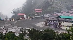 उत्तराखंड: उत्तरकाशी के धराली में बादल फटने से तबाही, 34 सेकेंड में आधा गांव गायब, IMD ने फिर जारी किया अलर्ट