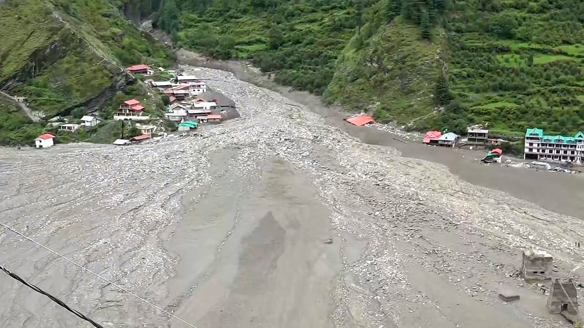 अव्यवस्था और अवैज्ञानिक विकास की भेंट चढ़ता हिमालय