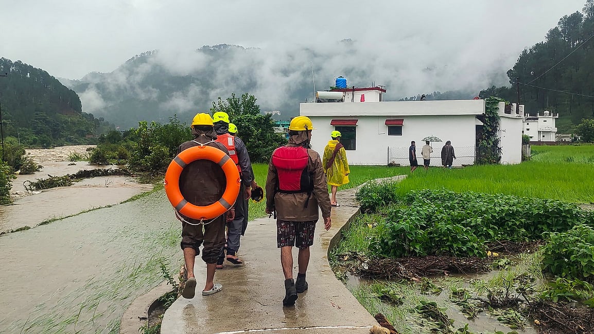 उत्तरकाशी में बचाव अभियान के बीच नई मुसीबत, उत्तराखंड समेत कई राज्यों में भारी बारिश का अलर्ट जारी