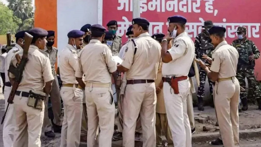 बिहार में चुनाव से पहले 6 IPS अफसरों और 26 डीएसपी का तबादला, जानें कहां किसे मिली जिम्मेदारी