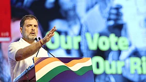 राहुल गांधी ने चुनाव आयोग से पूछे तीन सवाल