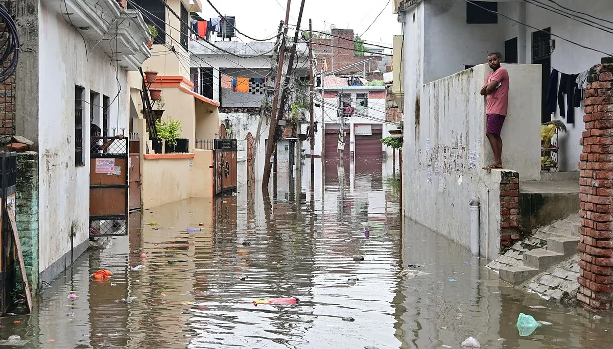 कठघरे में पूरी स्मार्ट सिटी योजना, एक शहर तो क्या, गली भी 'स्मार्ट' नहीं!