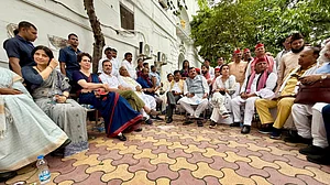 हिरासत में लिए गए सभी विपक्षी सांसदों को रिहा किया गया, राहुल बोले- देश की आत्मा के लिए है यह लड़ाई