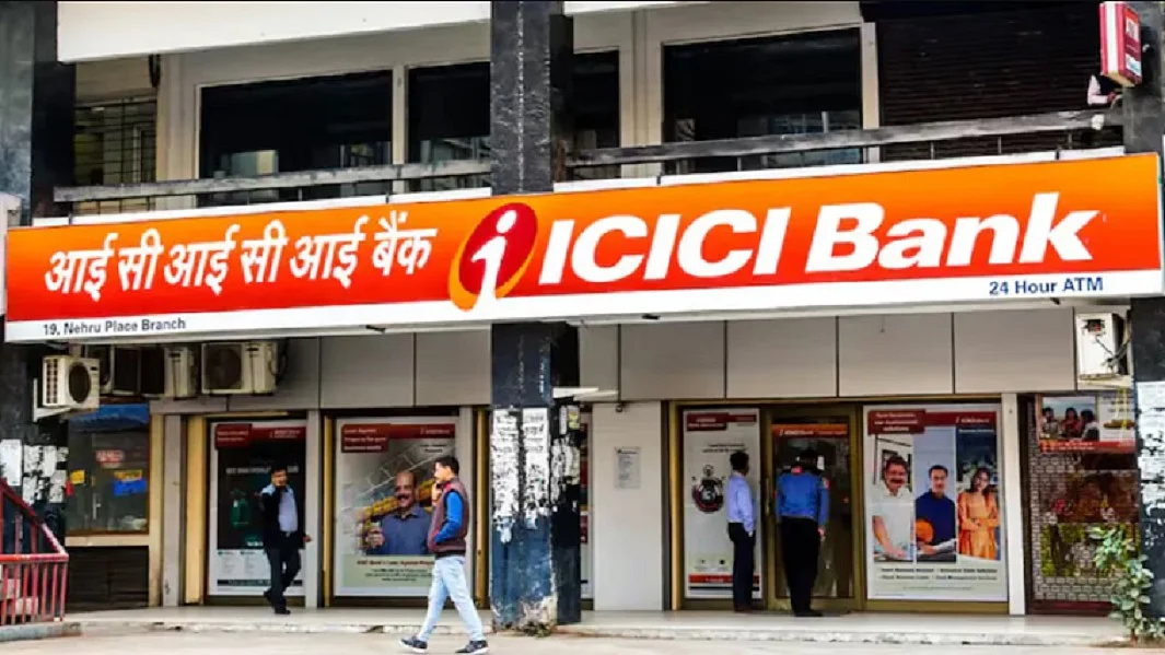 ICICI Bank के मिनिमम बैलेंस 50000 रुपये करने पर RBI गवर्नर ने झाड़ा अपना पल्ला, कहा- बैंकों का अपना अधिकार