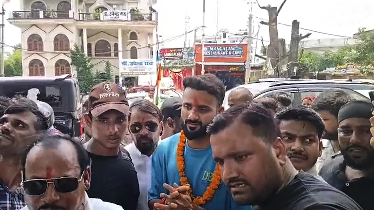 आकाश दीप का रोहतास में फैंस ने किया जोरदार स्वागत