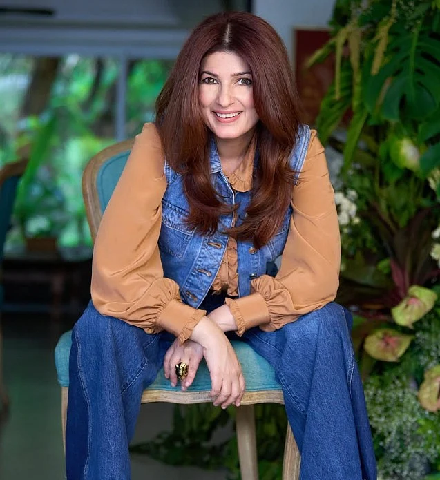 सिनेजीवन: अपने बेटे को कान्हा रूप में देख भावुक हो उठीं श्रेया घोषाल और सोहा अली खान ने बताए फिट रहने के राज
