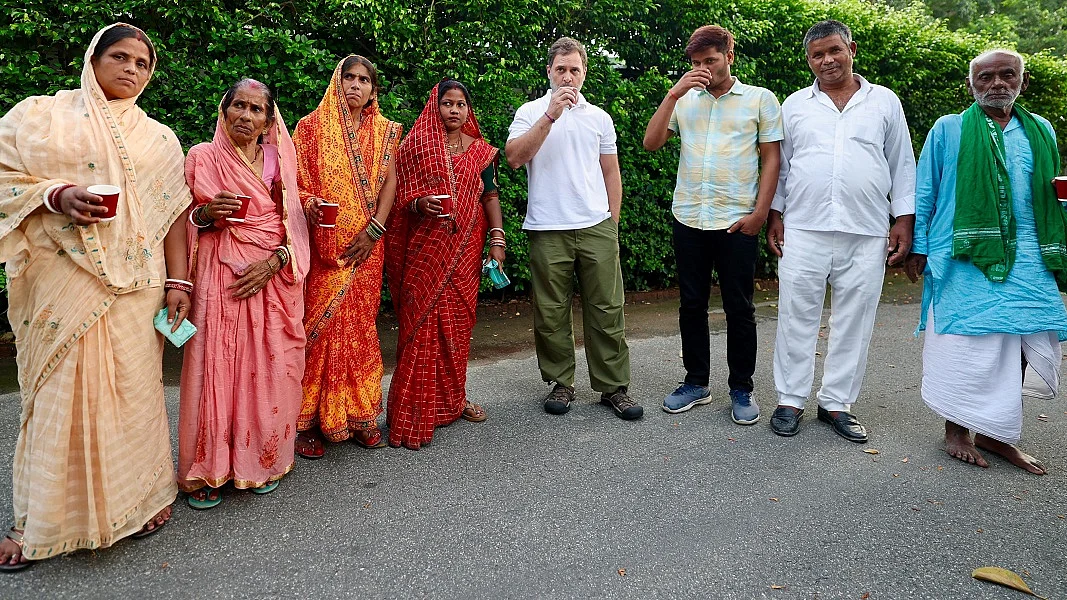 राहुल गांधी ने बिहार के 'मृत' वोटर्स के साथ पी चाय, अनोखे अनुभव पर EC का जताया आभार