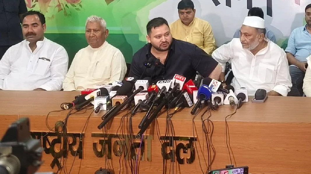 SIR पर कोर्ट के आदेश ने BJP की नापाक साजिश का पर्दाफाश किया, लोकतंत्र की जीत हुईः तेजस्वी यादव