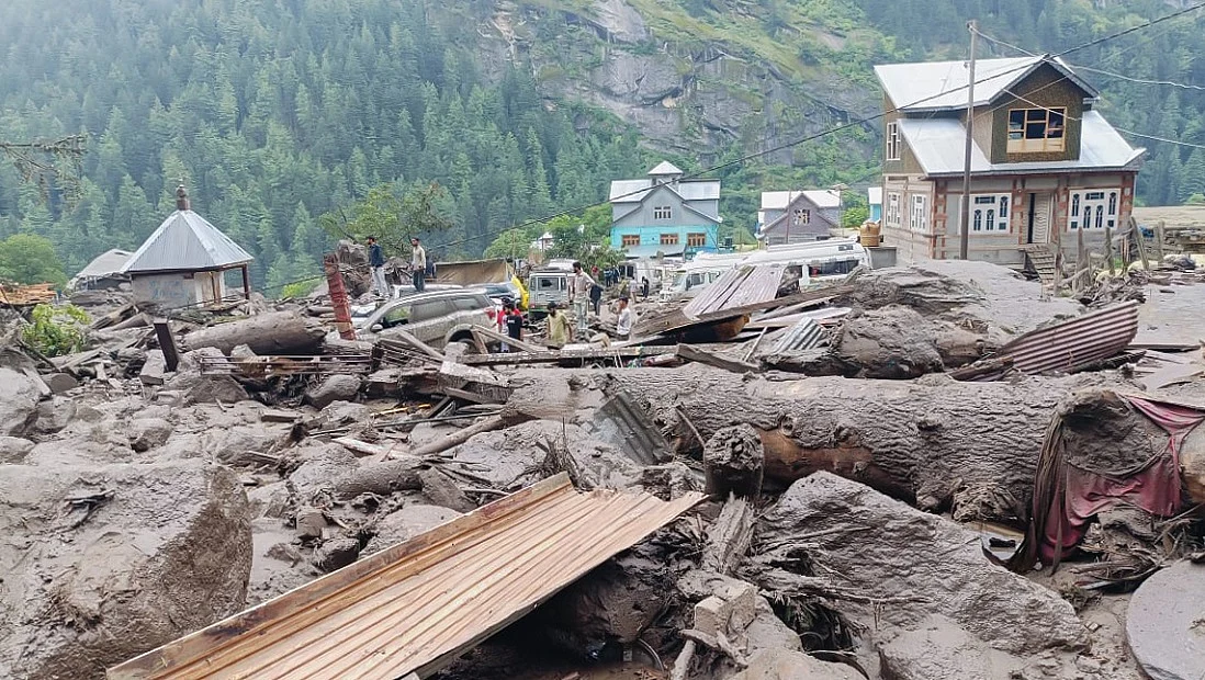 किश्तवाड़ आपदा में बचे लोगों ने सुनाई खौफनाक दास्तान, बोले- कभी नहीं भूल पाएंगे तबाही का वो मंजर