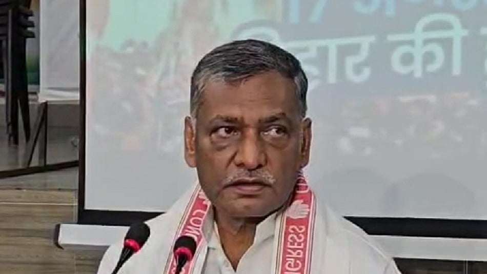 कांग्रेस नेता अखिलेश यादव