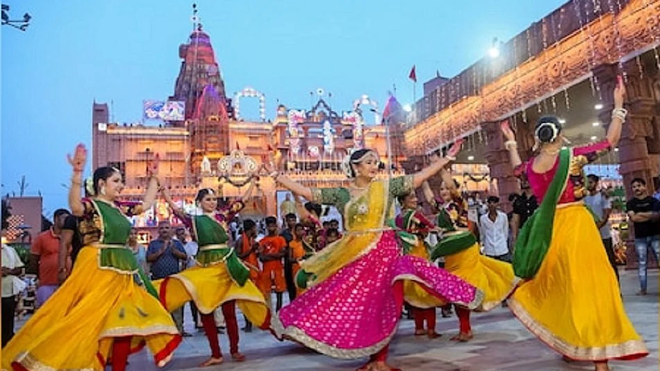 राधामय वृंदावन की बुनियाद में दिखती है प्रेम की झलक