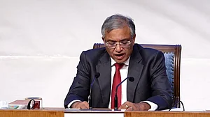 चुनाव आयोग की प्रेस कॉन्फ्रेंस पर विपक्ष ने उठाए सवाल, कहा- आज किसी भी ज्वलंत सवाल का जवाब नहीं मिला