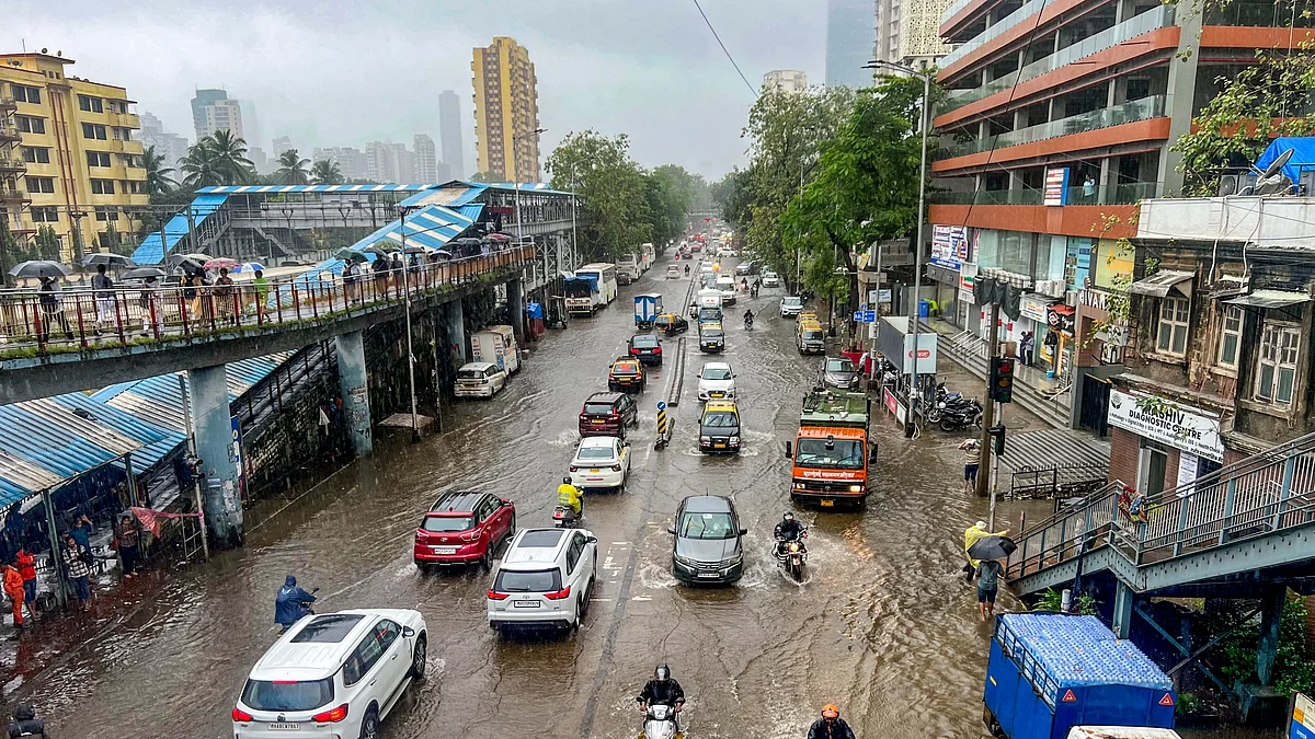 मुंबई में भारी बारिश