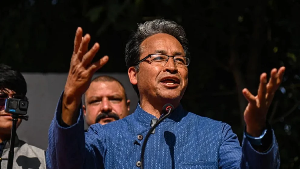 सोनम वांगचुक को सरकार के खिलाफ प्रदर्शन करना पड़ा भारी! लद्दाख प्रशासन ने HIAL को भूमि आवंटन रद्द किया