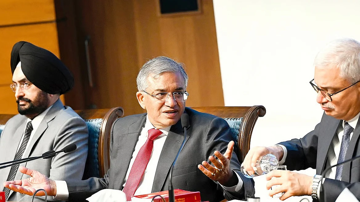 योगेंद्र यादव / जब बिहार एसआईआर को लेकर खुलकर सामने आए चुनाव आयोग के झूठ