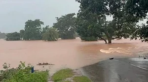 बड़ी खबर LIVE: छत्तीसगढ़ में बस्तर क्षेत्र में भारी बारिश से बाढ़ के हालात, पांच लोगों की मौत