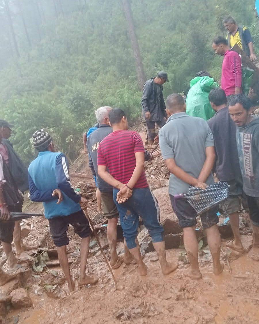 उत्तराखंड के चमोली में बादल फटने के बाद चारों तरफ तबाही का मंजर, सामने आई तस्वीरें, देखें