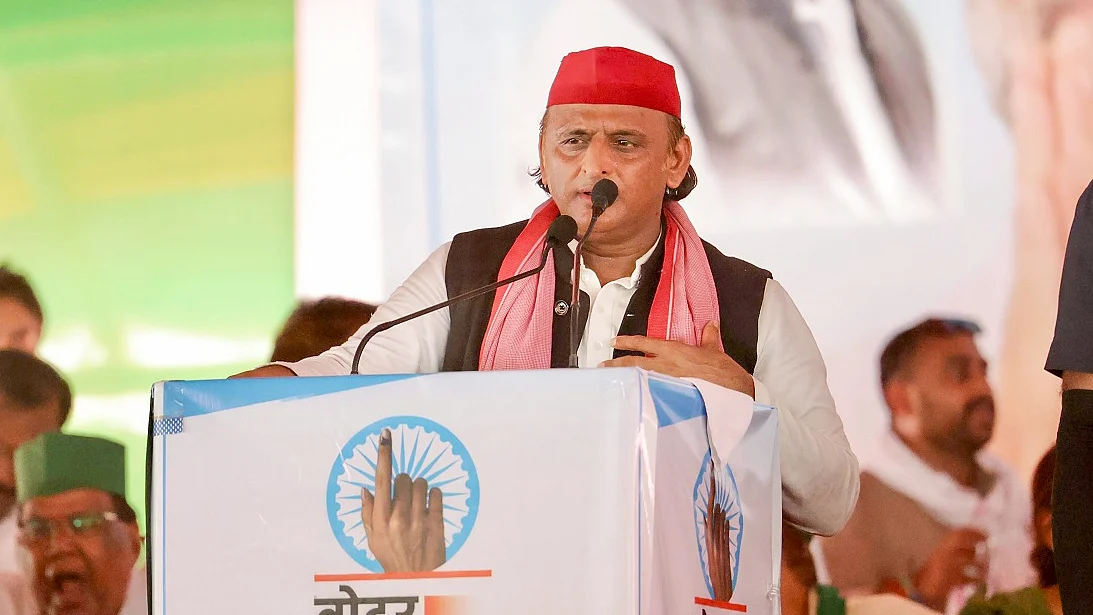 बिहार से बीजेपी का सफाया तय, चुनाव आयोग बना जुगाड़ आयोगः अखिलेश यादव