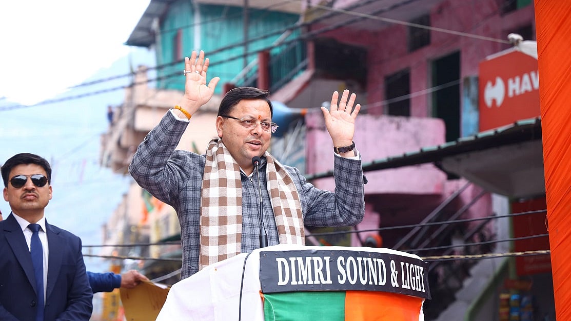 उत्तराखंडः रोज नए घोटालों के आरोप में घिरते धामी, ऐसे ही नहीं है धुआं, कहीं तो लगी होगी आग