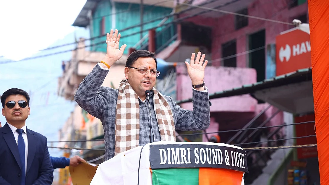 उत्तराखंडः रोज नए घोटालों के आरोप में घिरते धामी, ऐसे ही नहीं है धुआं, कहीं तो लगी होगी आग