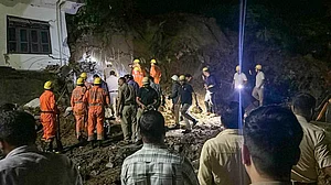 हिमाचल प्रदेश: मंडी में भूस्खलन से भारी तबाही, अब तक 6 की मौत, सीएम सुक्खू ने जताया दुख