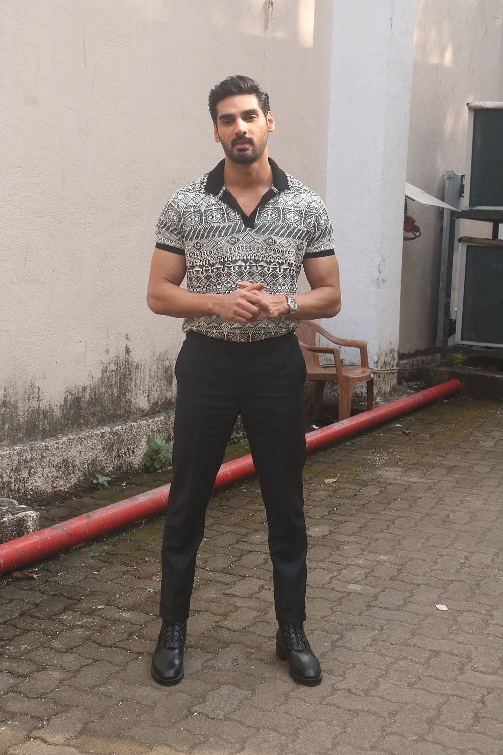 सिनेजीवन: जब बेटी की बात सुनकर ऋषि कपूर ने छोड़ दी थी स्मोकिंग और दूसरी बार मां बनीं गौहर खान