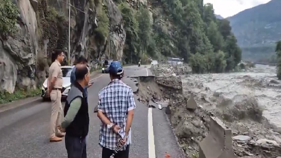 चंडीगढ़-मनाली नेशनल हाईवे 6 दिन बाद खुला, दोनों ओर फंसे सैकड़ों वाहन चालकों ने ली राहत की सांस