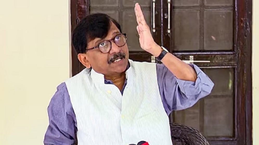 पाकिस्तान के साथ क्रिकेट खेलना 'विश्वासघात' के समान, विरोध में ‘सिंदूर रक्षा’ अभियान चलाएंगेः संजय राउत