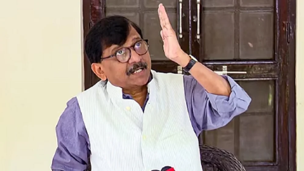 पाकिस्तान के साथ क्रिकेट खेलना 'विश्वासघात' के समान, विरोध में ‘सिंदूर रक्षा’ अभियान चलाएंगेः संजय राउत