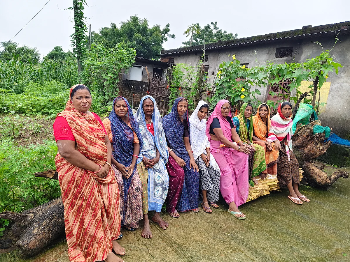 पारंपरिक ज्ञान और आधुनिक विज्ञान के सुंदर मिलन से आगे बढ़ी आदिवासी महिलाएं