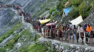 बड़ी खबर LIVE: कल से फिर शुरू होने वाली वैष्णो देवी यात्रा अगले आदेश तक स्थगित, लगातार बारिश के कारण फैसला