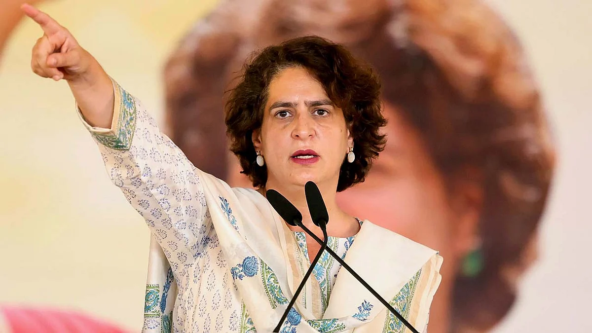 प्रियंका गांधी ने देर से मणिपुर का दौरा करने पर पीएम मोदी को घेरा, कहा- बहुत पहले सोचना चाहिए था